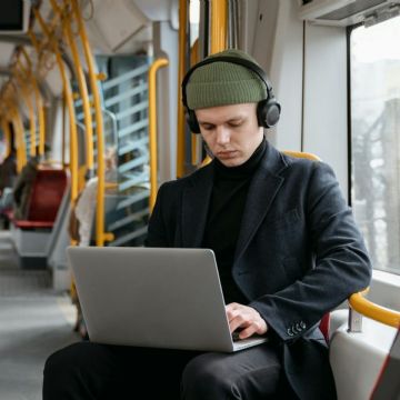 Dijital kitaplar nerelerde kullanılır? Seyahat, okuma ve çalışma için ipuçları
